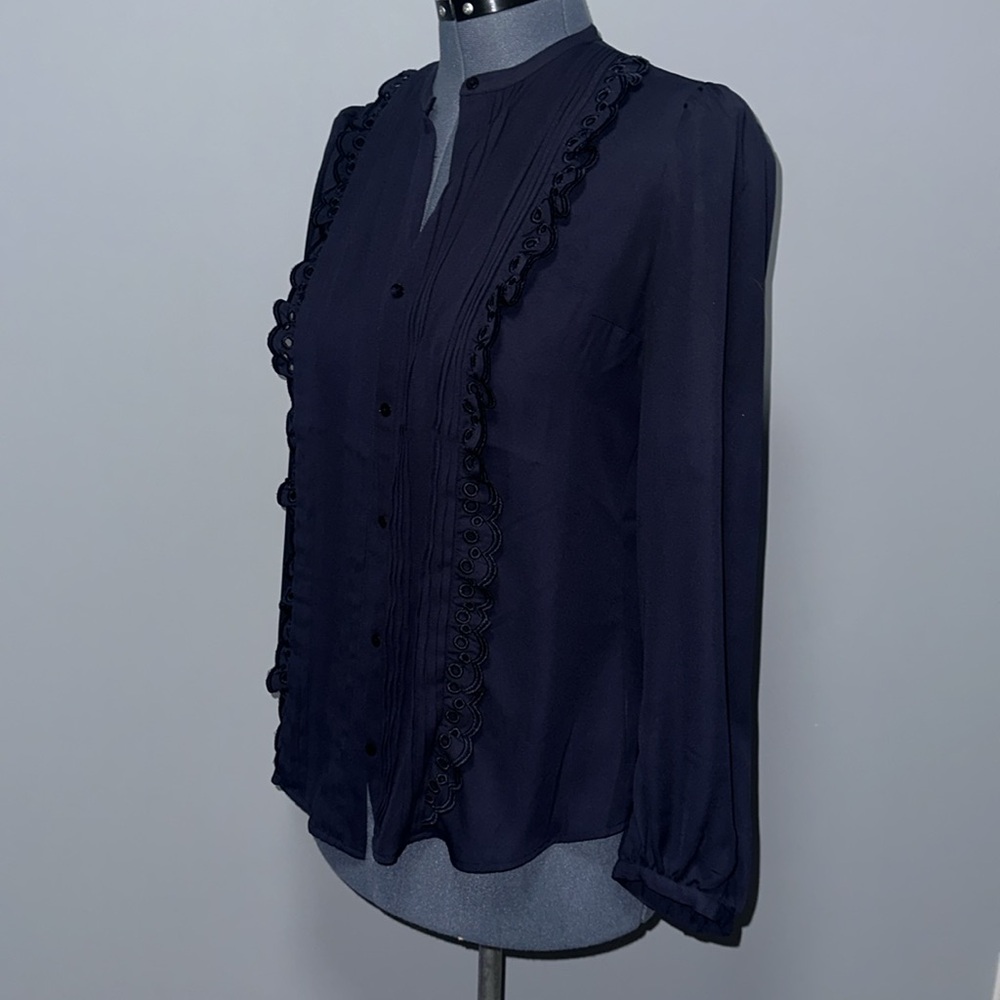 **LIKE NEW** EXPRESS BUTTOM UP SHIRT - Picture 4 of 4